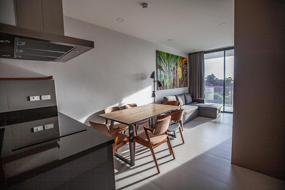 Beachfront Escape Seaview 5th & Floor- *