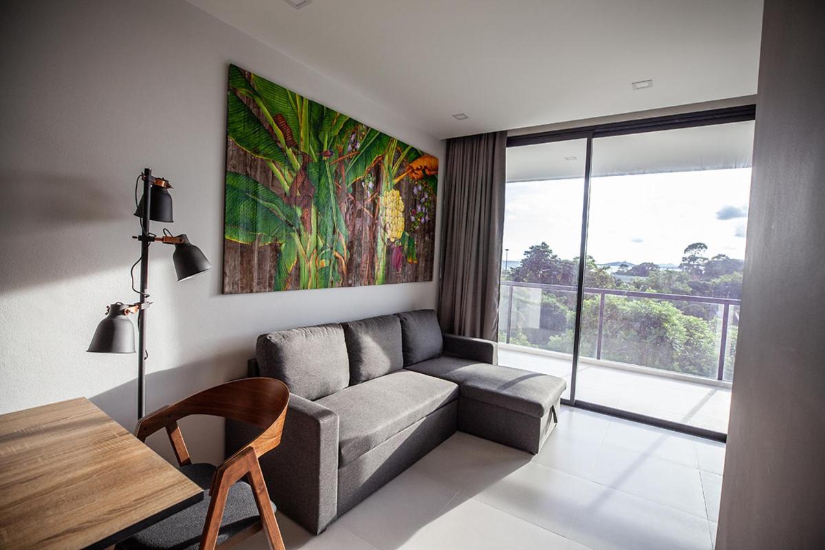 Beachfront Escape Seaview 5th & Floor- Apartment *