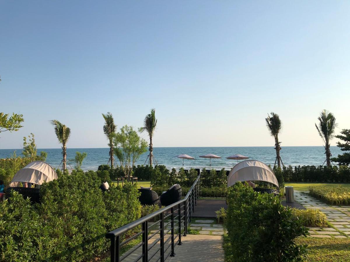 Apartment Beachfront Escape Seaview 5th & Floor- *