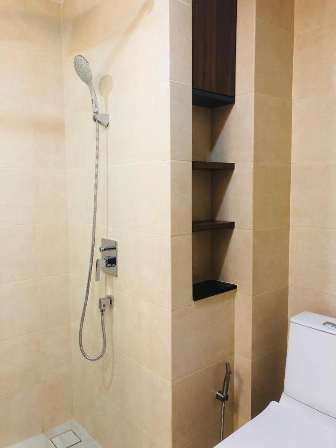 Beachfront Escape Seaview 5th & Floor- Apartment *