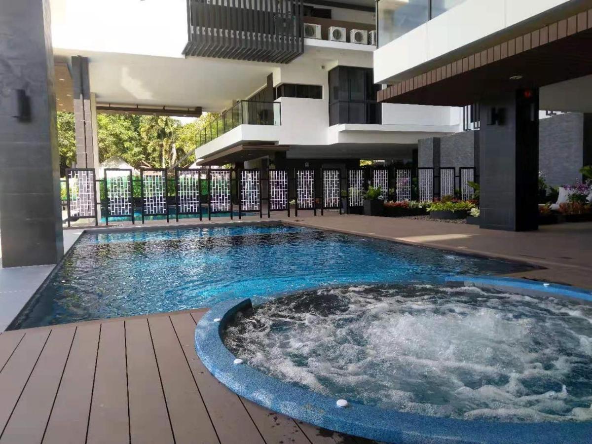 Apartment Beachfront Escape Seaview 5th & Floor- Mae Phim