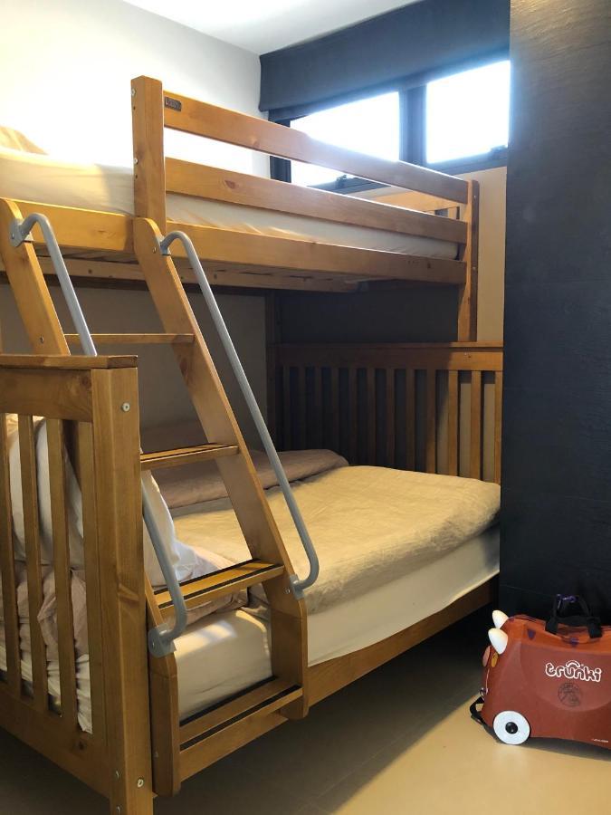 Beachfront Escape Seaview 5th & Floor- *