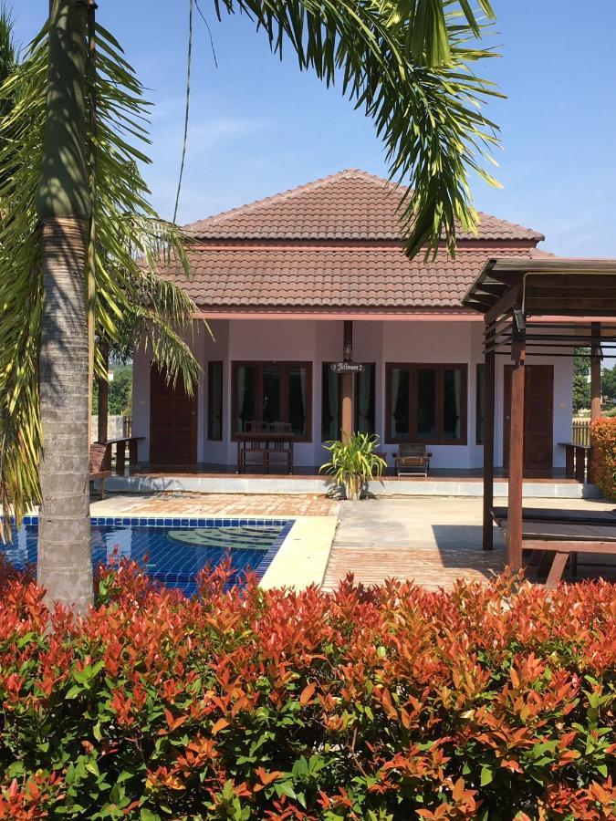 Resort Waterside Pran Buri