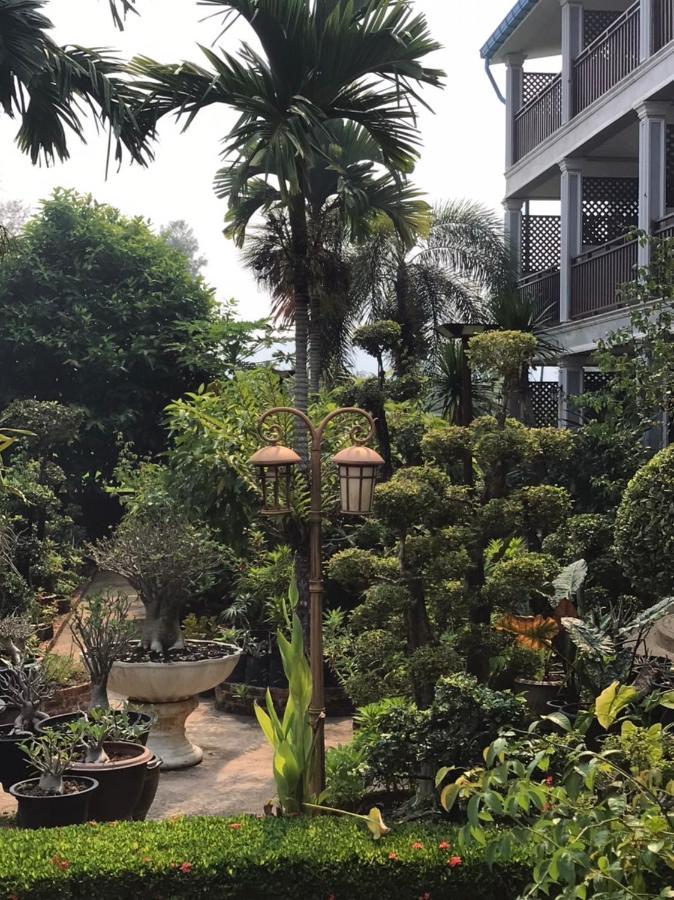Pratum Resort 2*