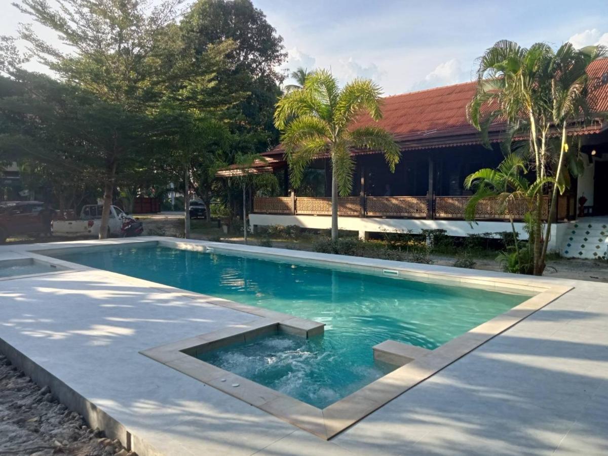 Baan Khun Nang Colonial Villa *