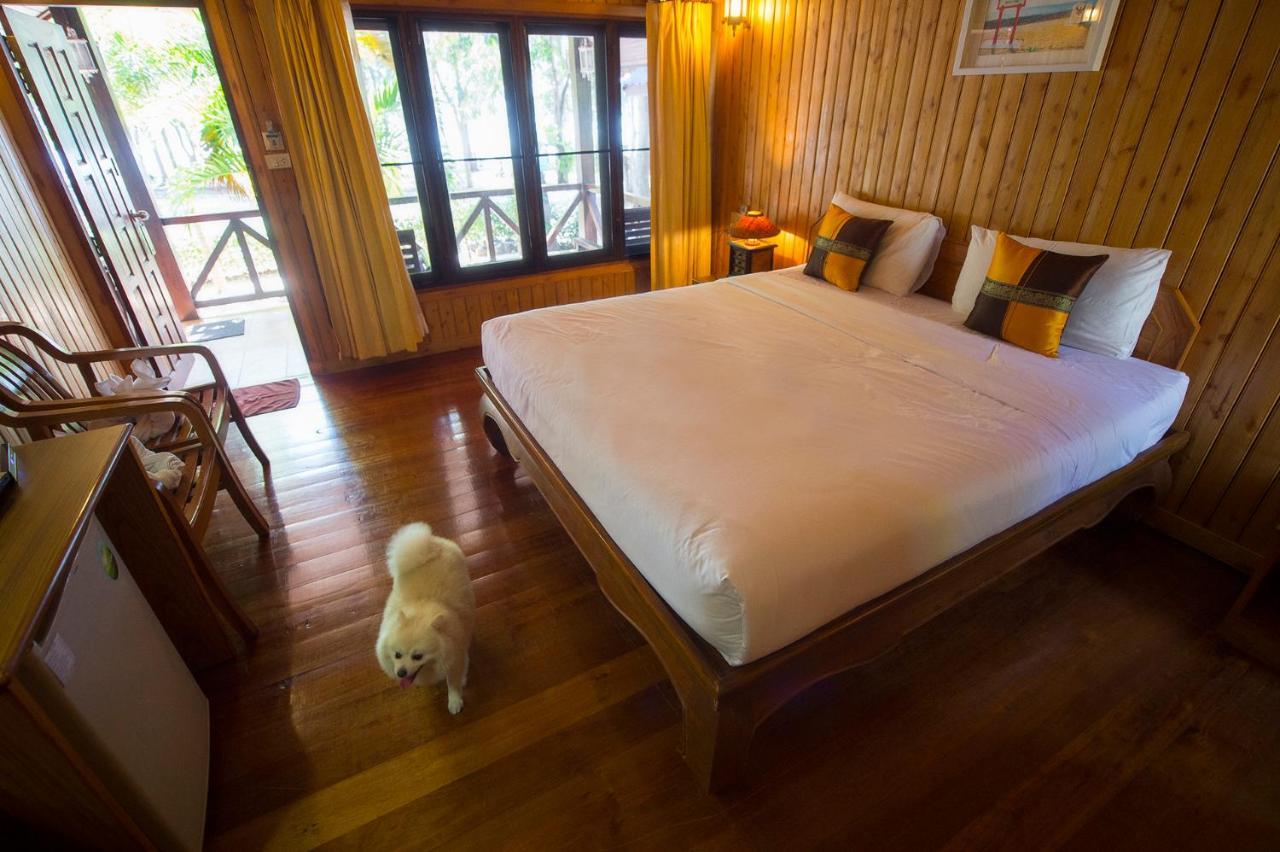 Resort Rocky Point Thap Sakae