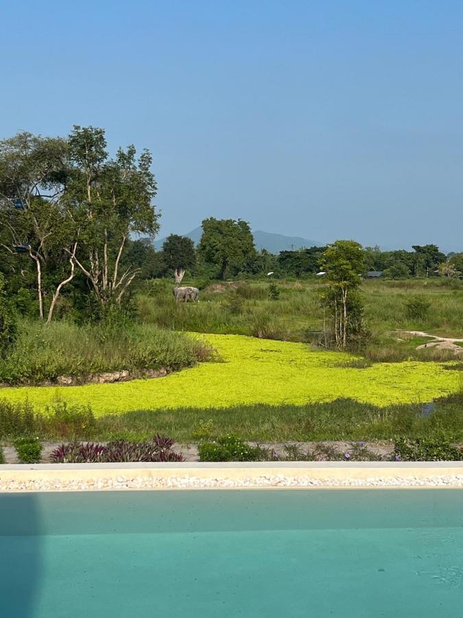 I Phants Resort Ban Huai Thawai