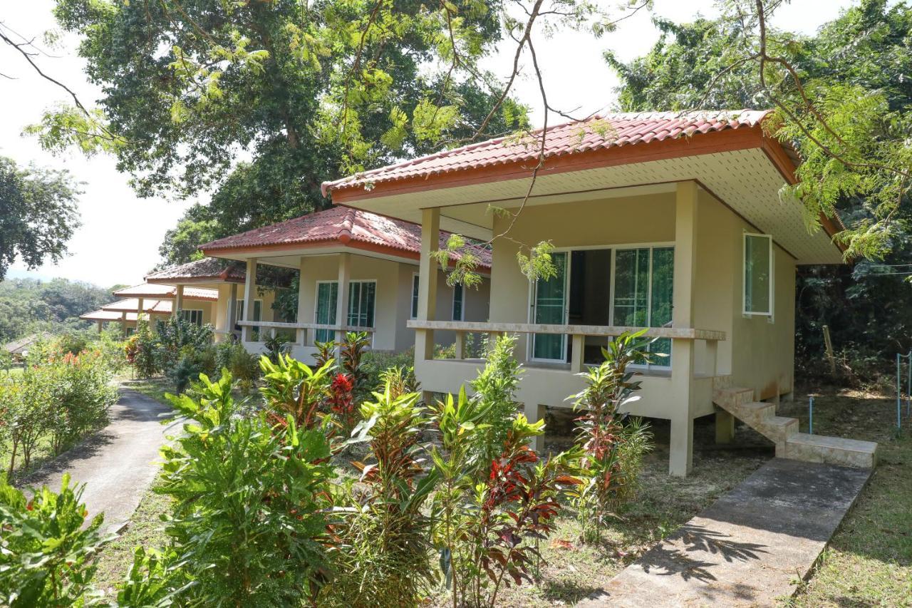 Apartment Baansukjai Bungalows Ranong