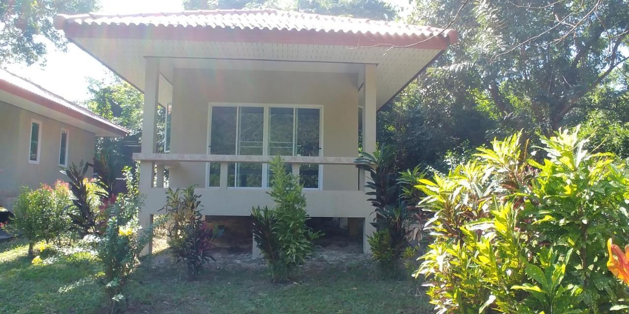Baansukjai Bungalows *
