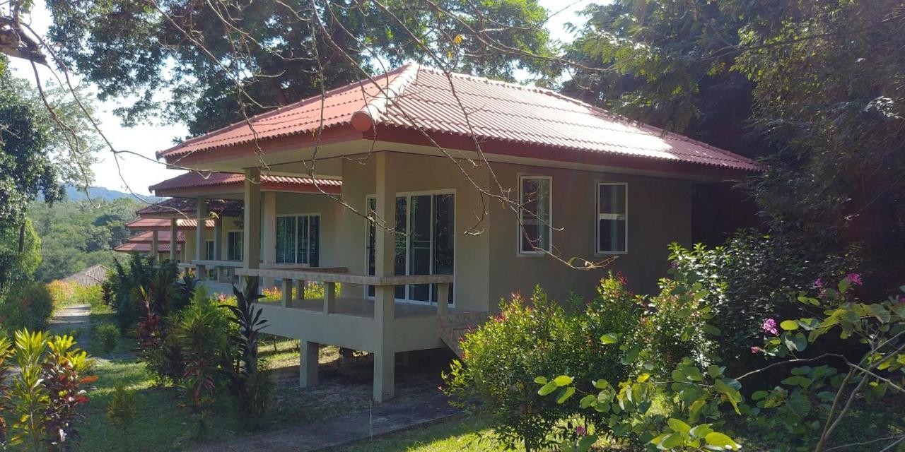 Baansukjai Bungalows Apartment Ranong