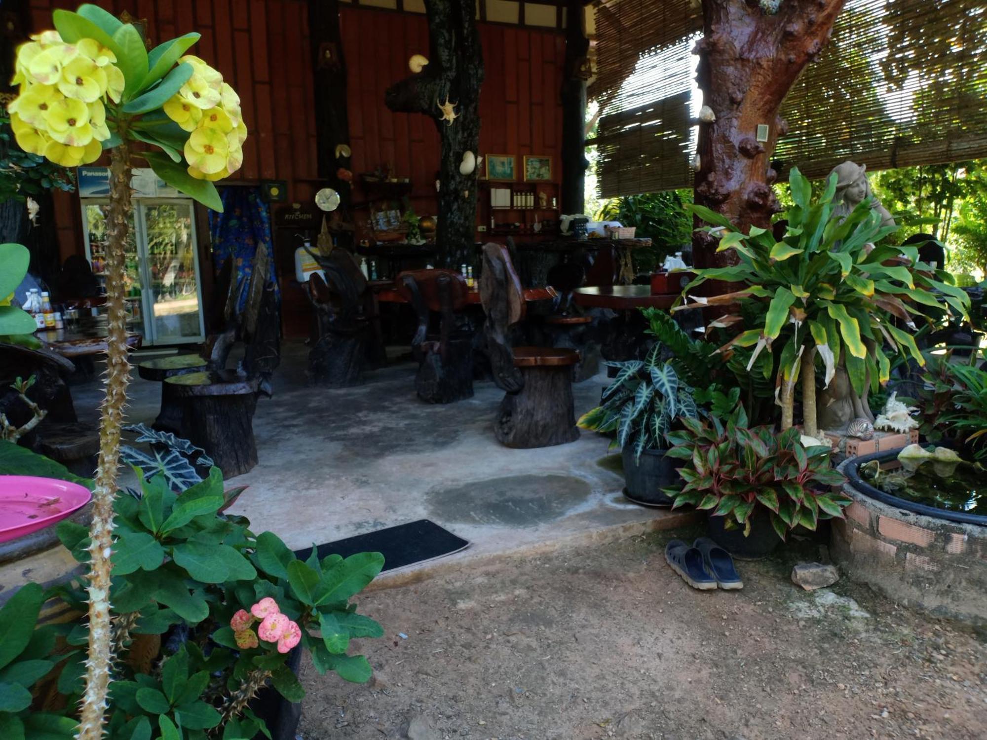Friendly Koh Jum