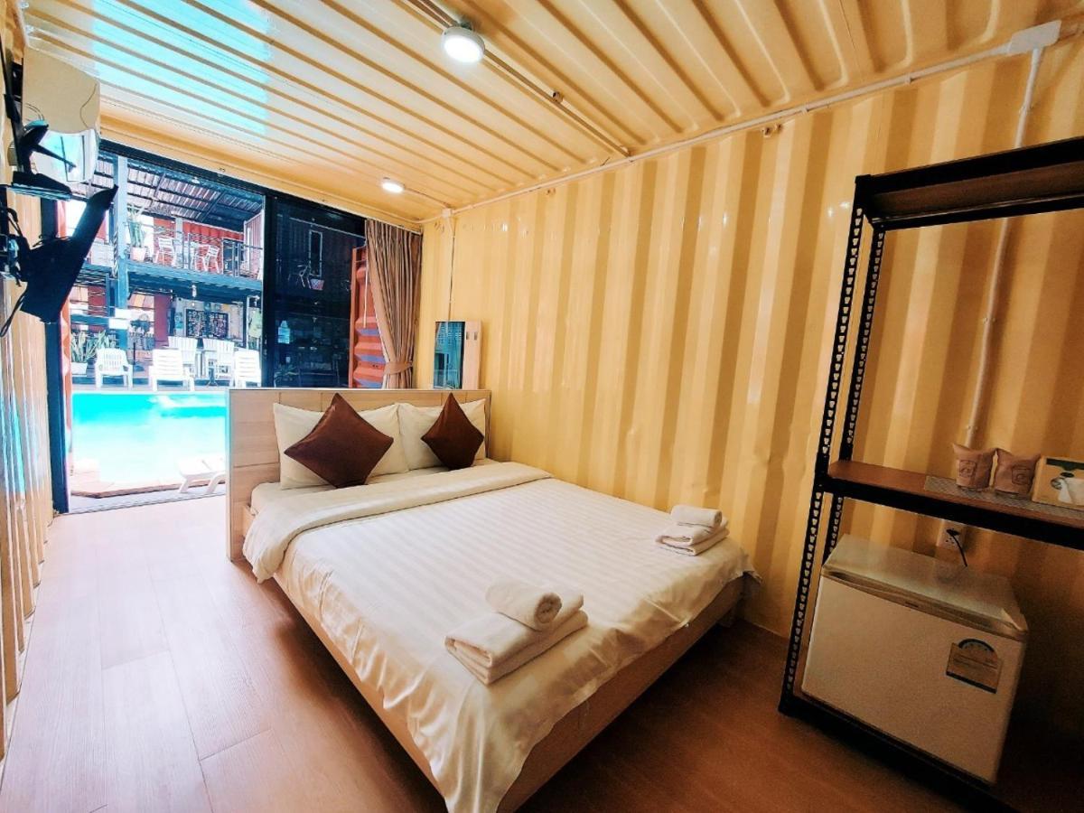 Retro Box Hotel Chumphon