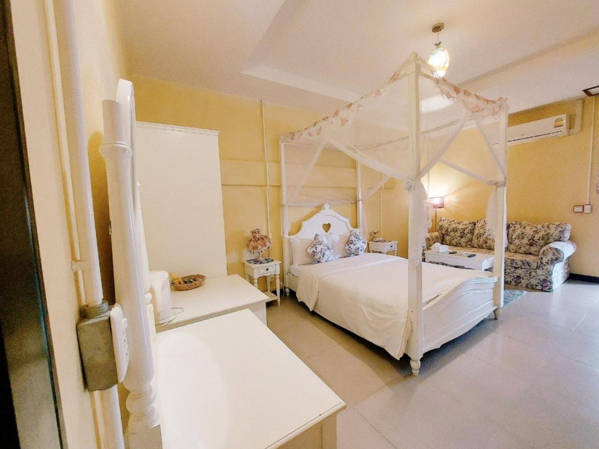 Hotel Retro Box 3*