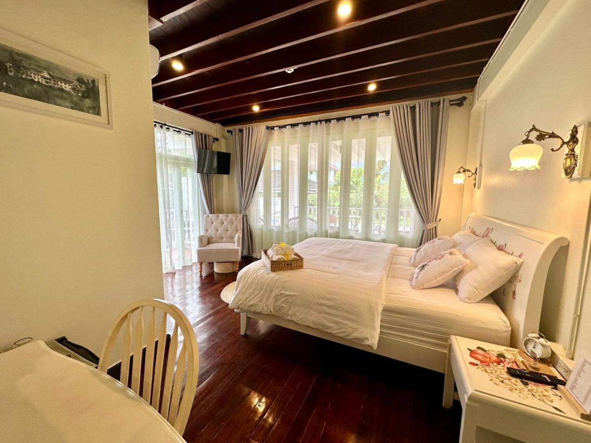 Hotel เซน บัลโคนี่ เฮ้าส์ ระนอง Ban Lum Than