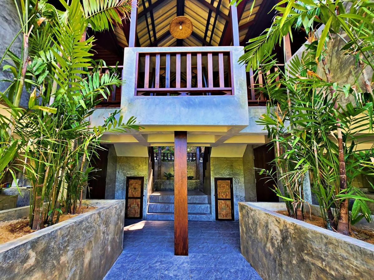 Flower Power Farm Village Resort Koh Phayam