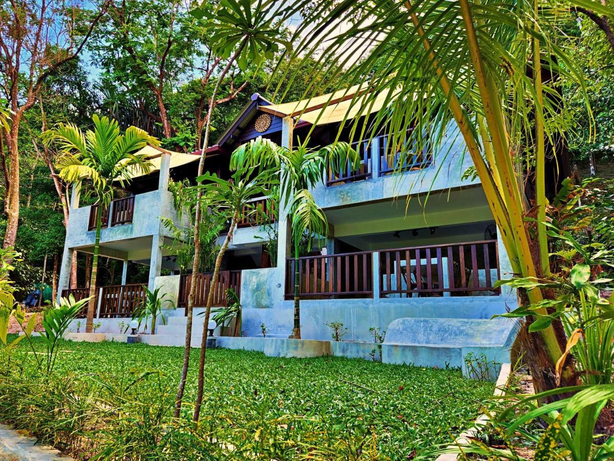 Resort Flower Power Farm Village Koh Phayam