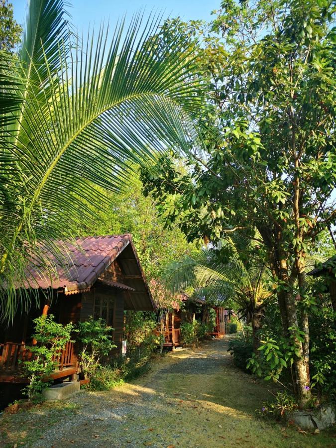 Resort Suchanaree@laemngop 2*