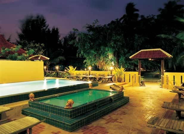 Chanchaolao Resort Chao Lao Beach