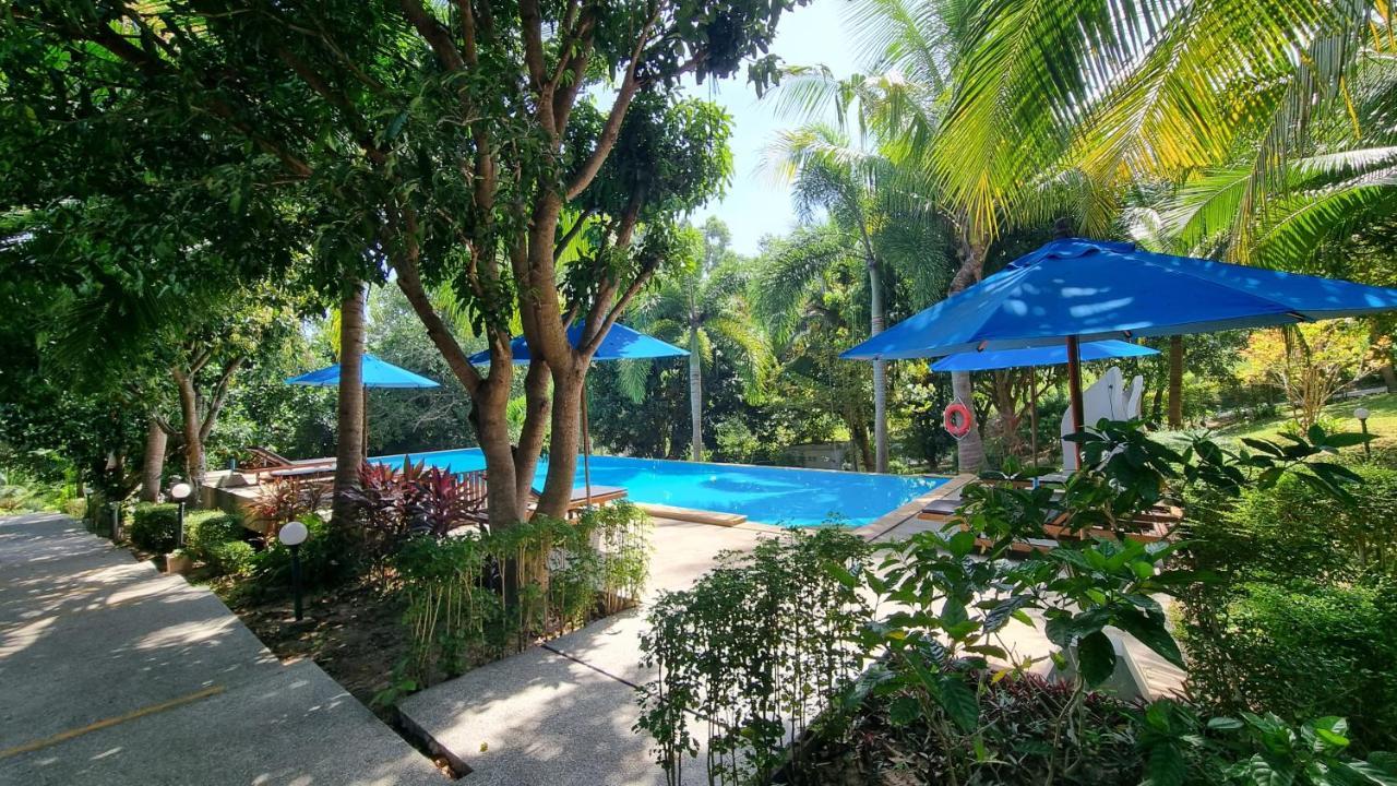 Resort Pawpaw