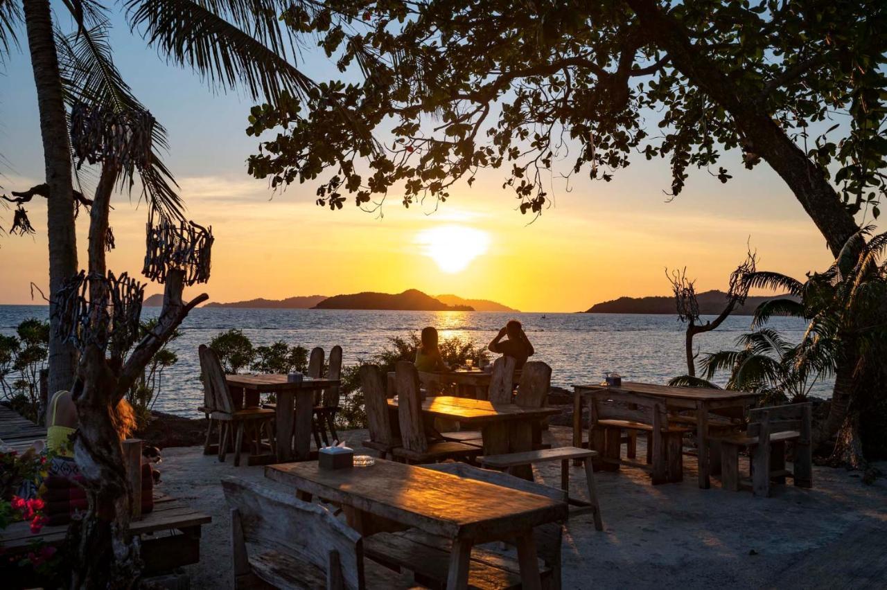 Resort Banana Sunset - Bar & 3*