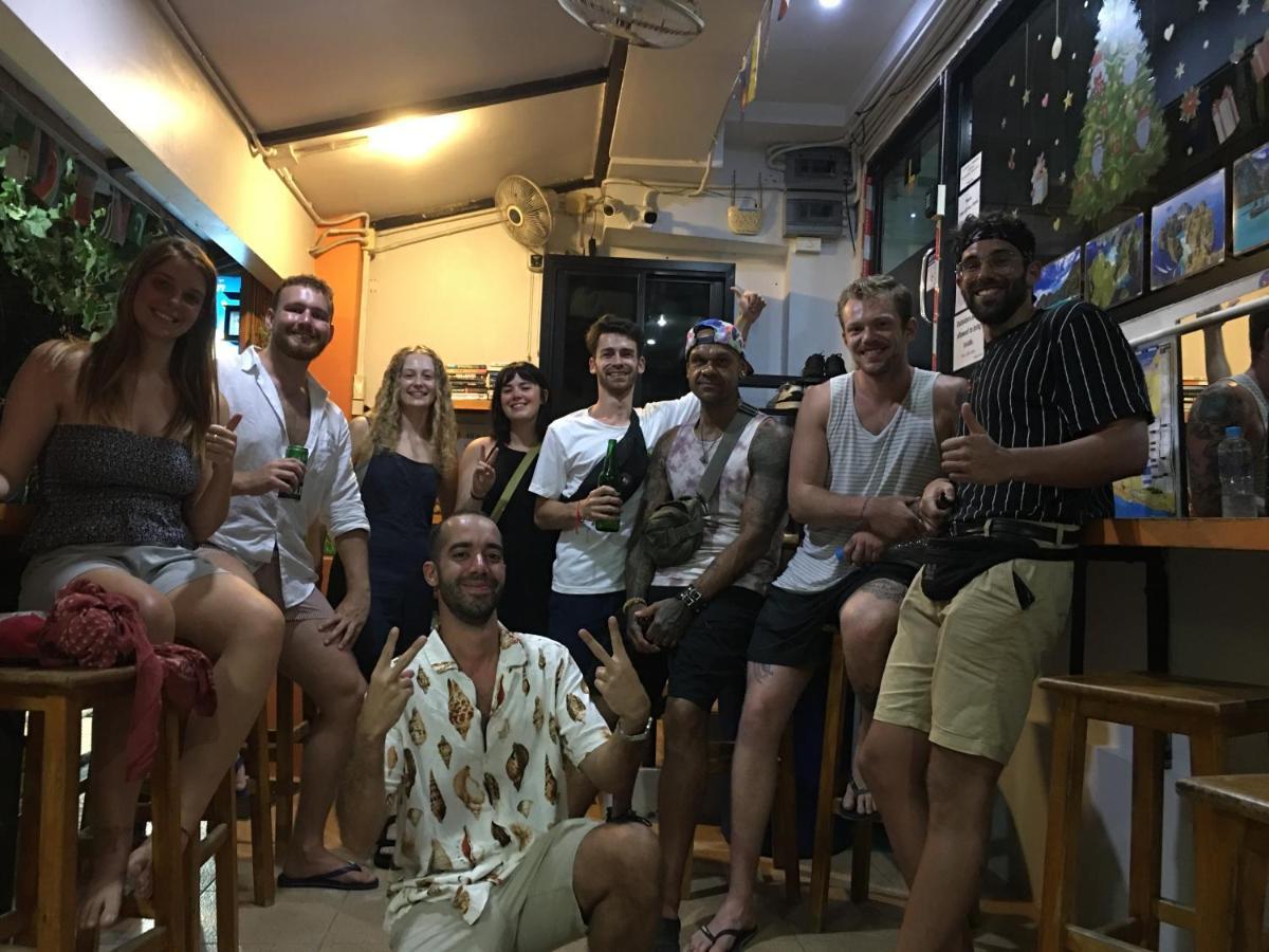 Voyagers * Phi Phi Don