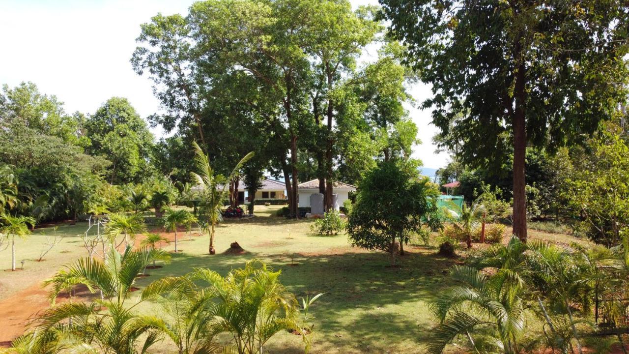 Baan Zourite Seaview Villa *