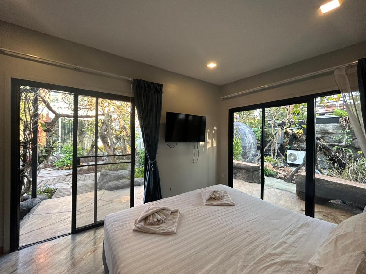 Uthaithani Resort