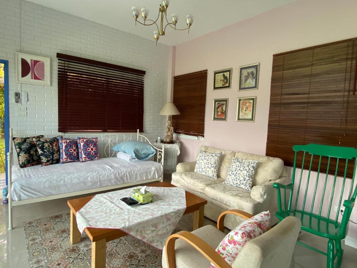 Bed & Breakfast Gumbie House 3*