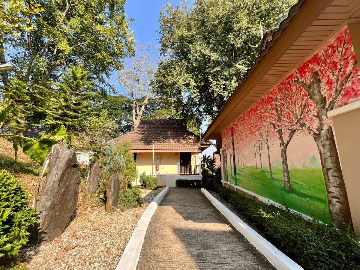Hotel Chiangkhong Teak Garden Riverfront Onsen Hotel- Sha Extra Chiang Khong