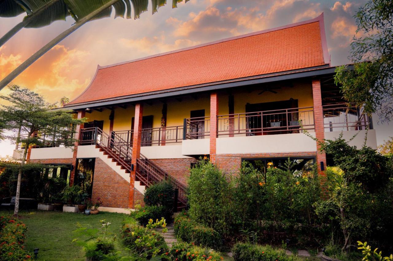 Nakara & Glamping Villa *