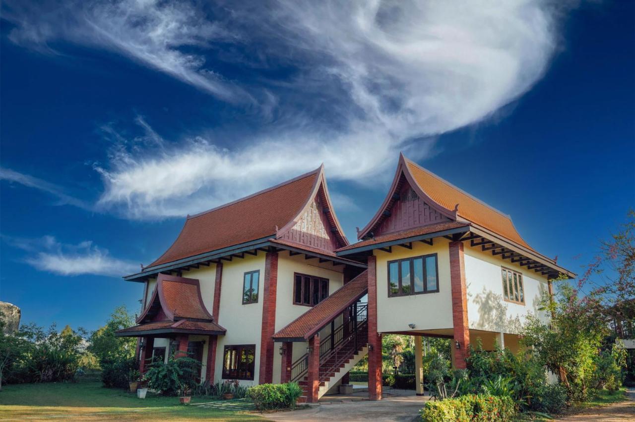 Nakara & Glamping Villa