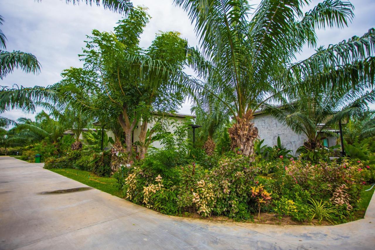 Palm Pran Resort