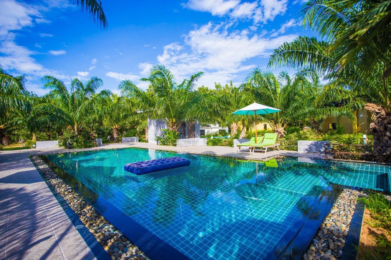 Resort Palm Pran Pran Buri