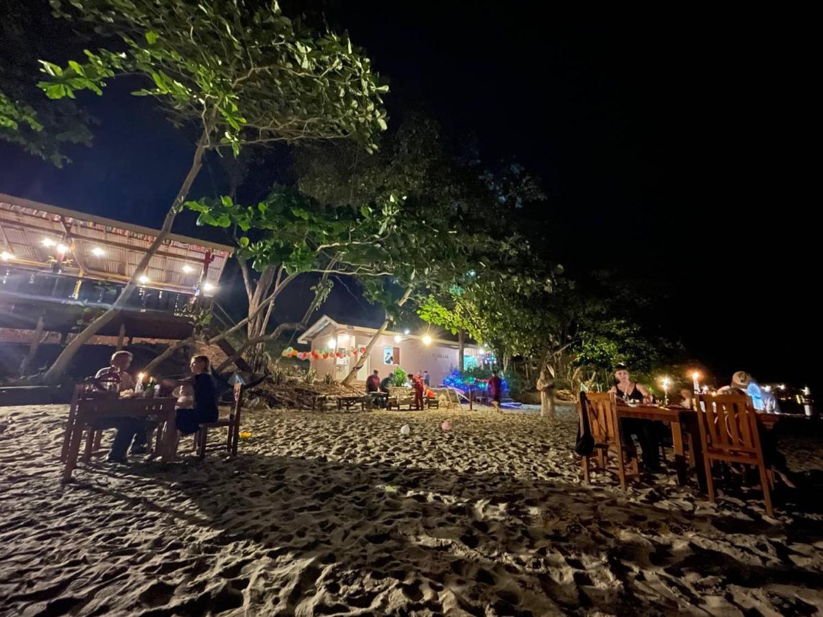 Kohjum Seafront Koh Jum