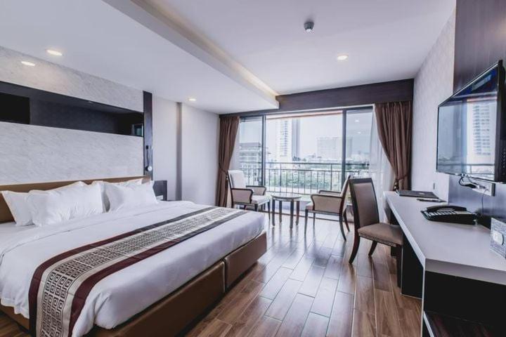 Hotel Golden Jomtien Beach