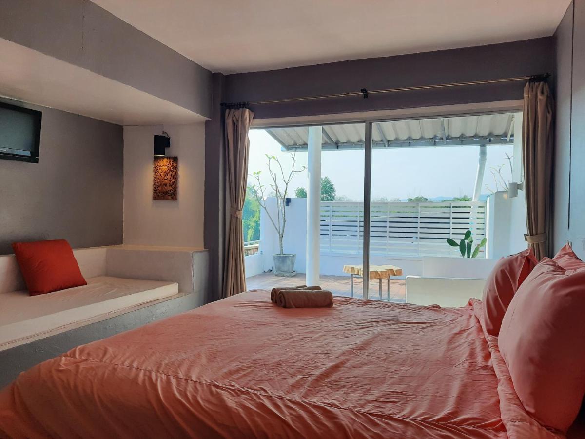 Chasorn Riverside Resort 3*