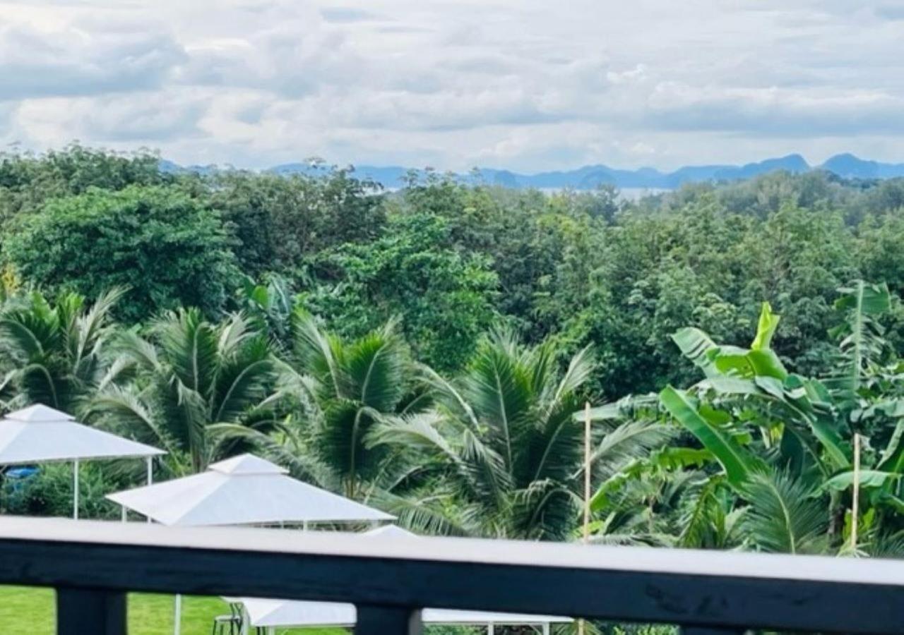 White Seaview Hotel Klong Muang Beach