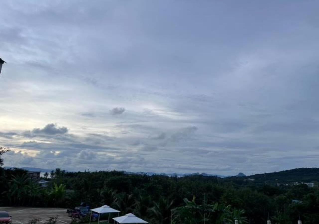 White Seaview Hotel Klong Muang Beach