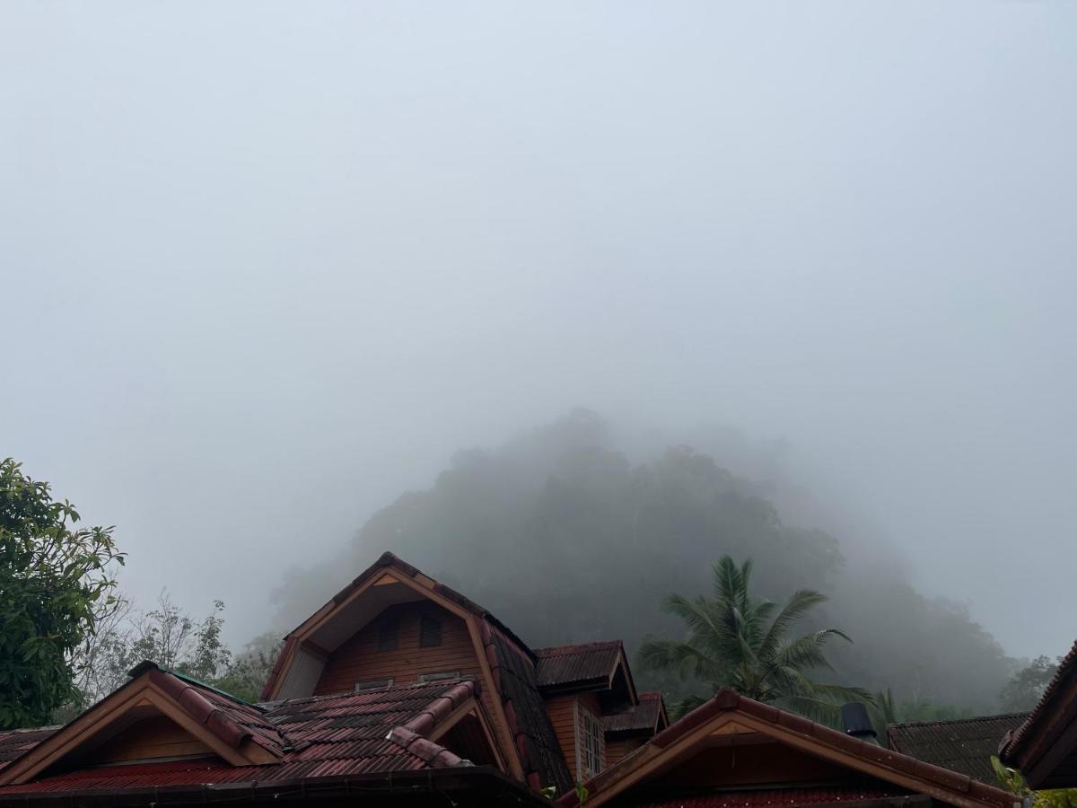 Khaosok Monkeys & River Camps Resort