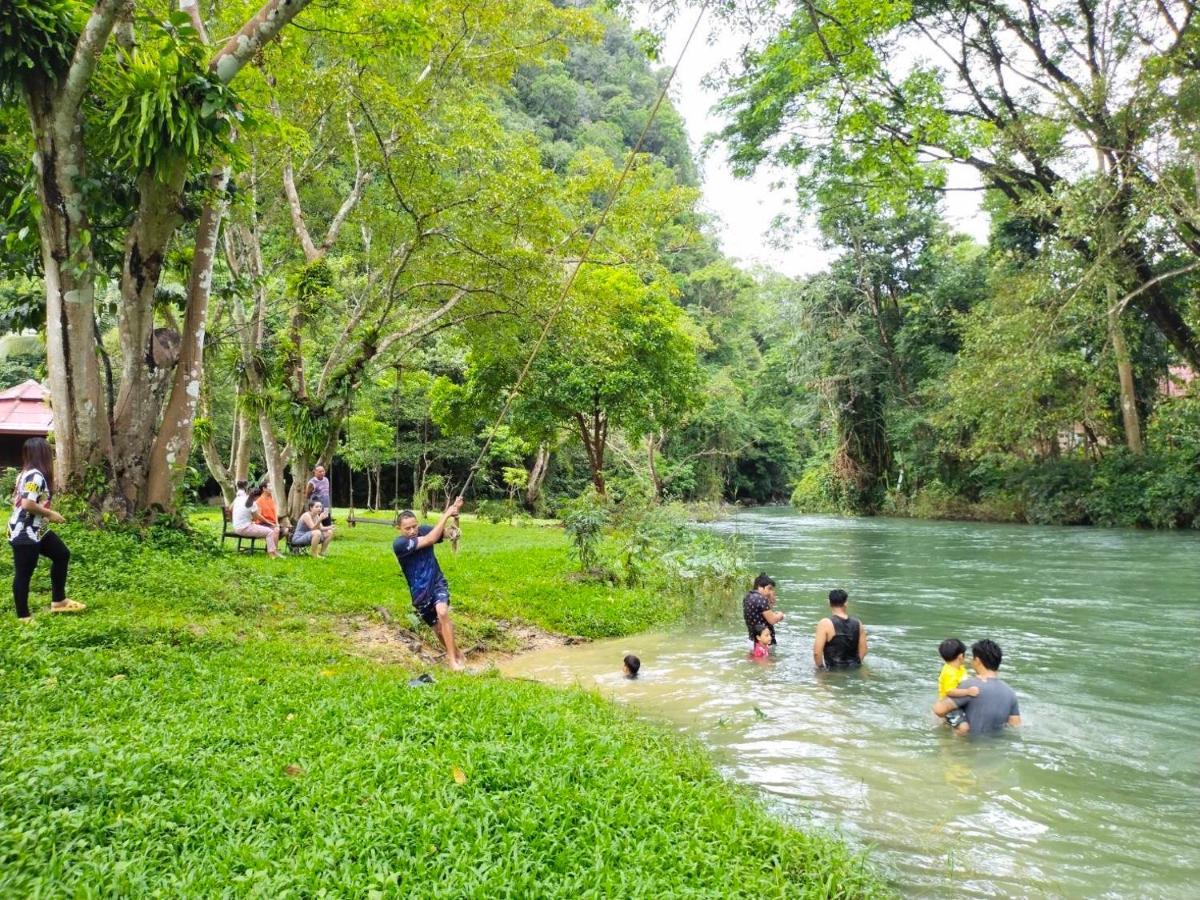 Khaosok Monkeys & River Camps
