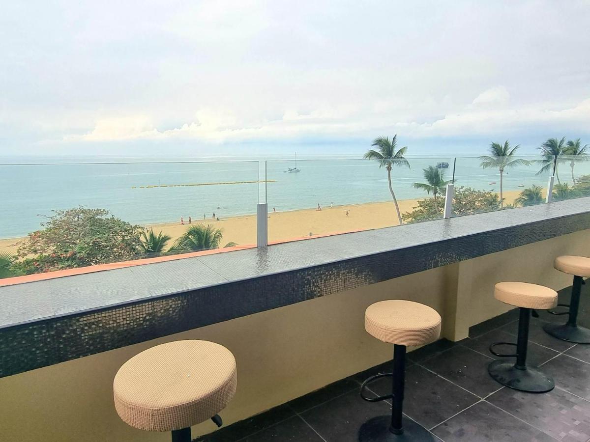 Hotel Happy - Beachfront 3*