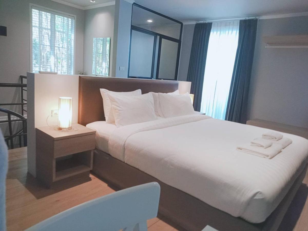 Crown View Resort *