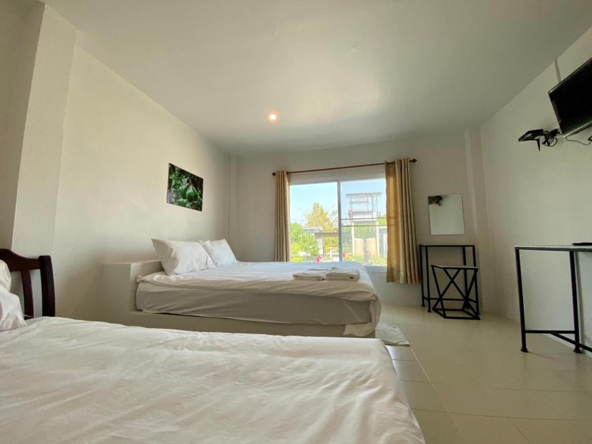 Baan Ruay Suk Resort,