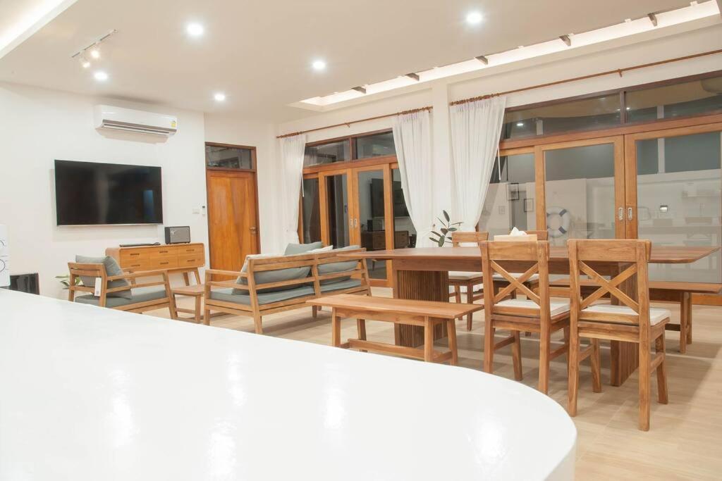 Villa Chao Sam Ran Pool Villa: Beachfront Retreat In Phetchaburi *