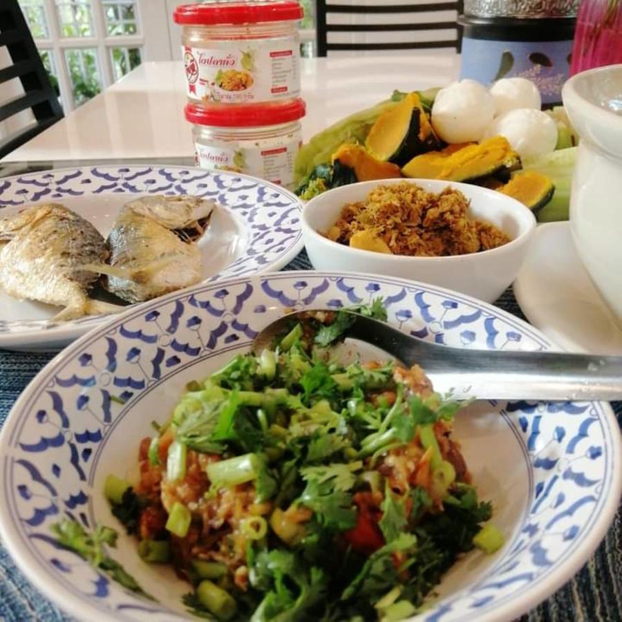 Khoom Kam Kaew Phrao