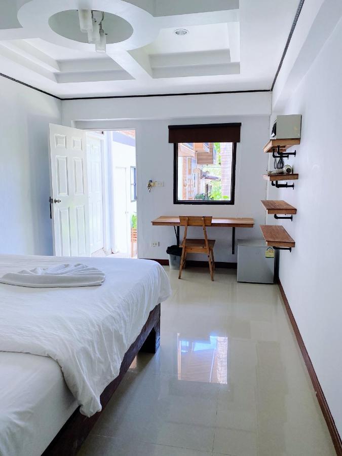 The Reef & 3* Koh Lipe