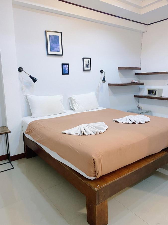 Hotel The Reef &