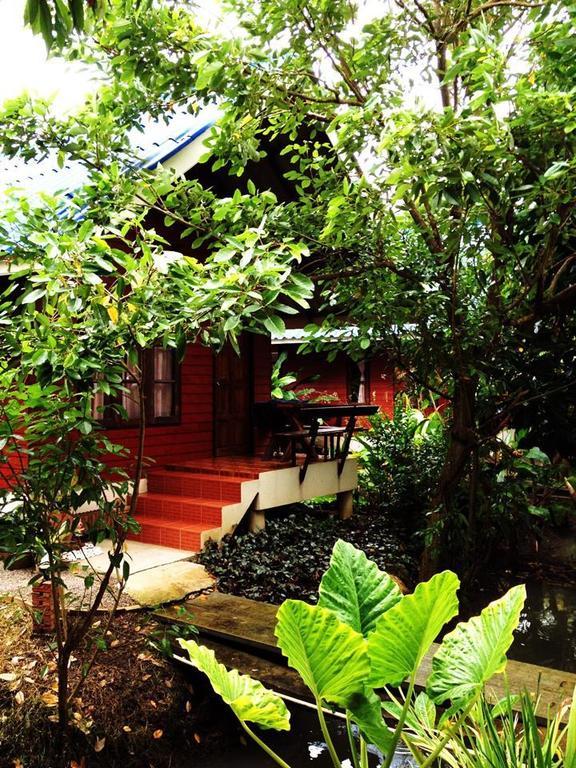 Resort Baan Suan Phidchamika Amphawa
