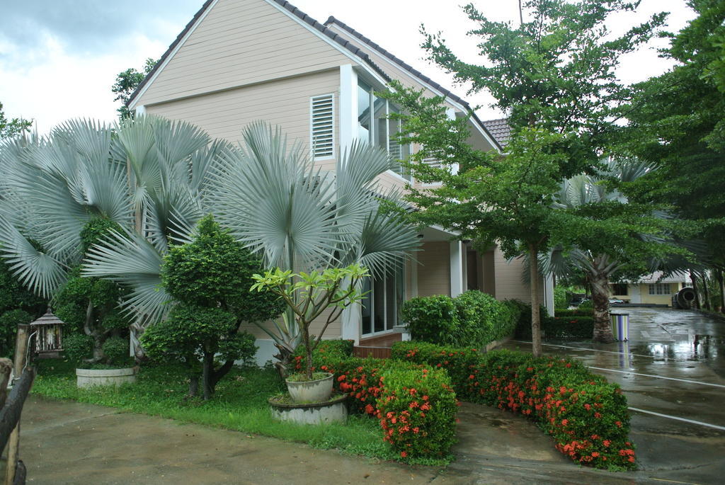 Resort Baan Suan Juree Punsuk Suphan Buri