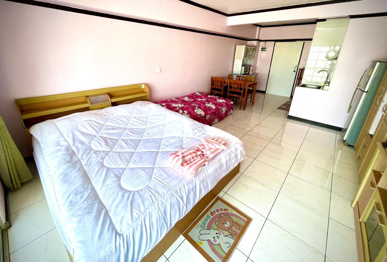 Mike's Guest house Si Racha